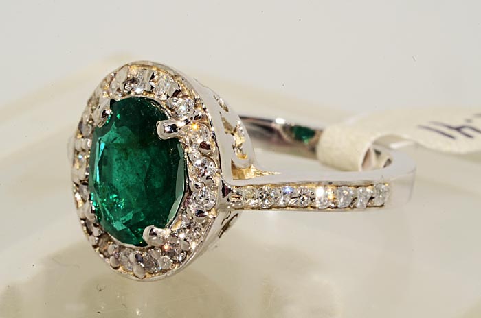 5000 2.99CT OVAL CUT EMERALD & DIAMOND RING SIZE 5.75  