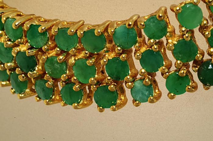 1,000 21.00CT ROUND CUT EMERALD 3 ROW CLUSTER BRACELET  