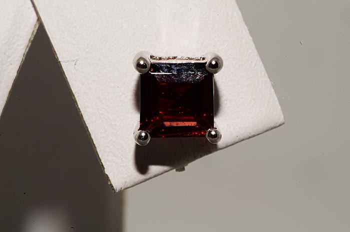 60CT PRINCESS CUT GARNET STUD EARRINGS WONDERFUL  