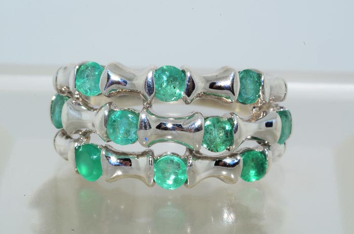 90CT 3 ROW ROUND CUT EMERALD RING SIZE 8  