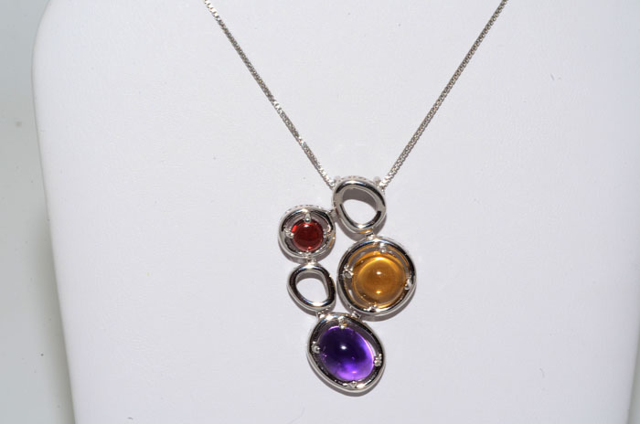 00CT CABOCHON CUT AMETHYST, GARNET & CITRINE NECKLACE  