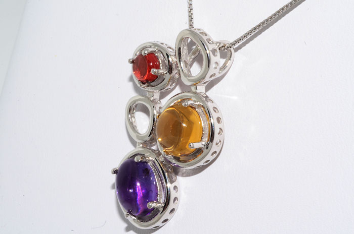 00CT CABOCHON CUT AMETHYST, GARNET & CITRINE NECKLACE  