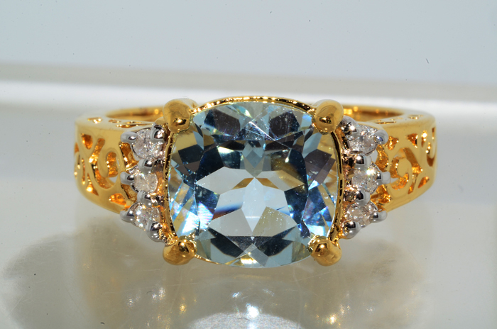 22CT CUSHION CUT AQUAMARINE & DIAMOND RING SIZE 6.75  