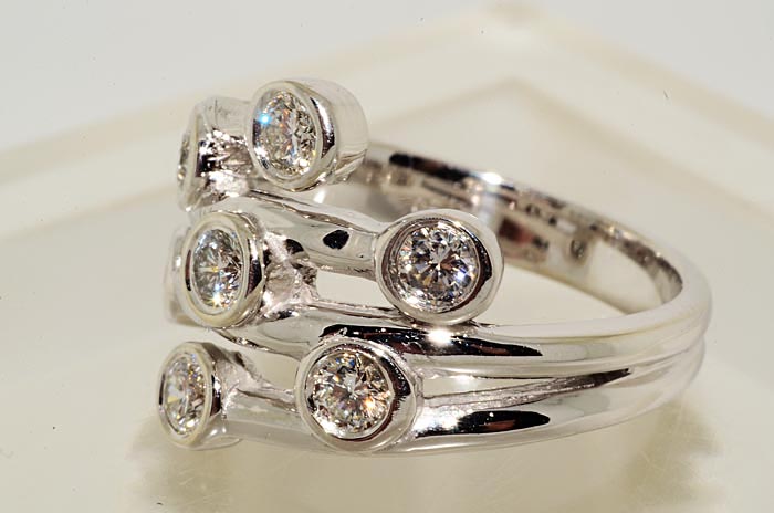 3000 .81CT 7 STONE ROUND CUT DIAMOND RING VS SIZE 6.5  